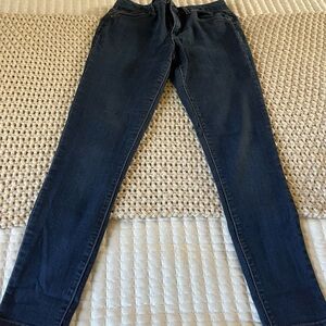 1822 Denim Women’s Dark Blue Skinny Jeans, size 6